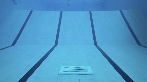 Single sump in pool a